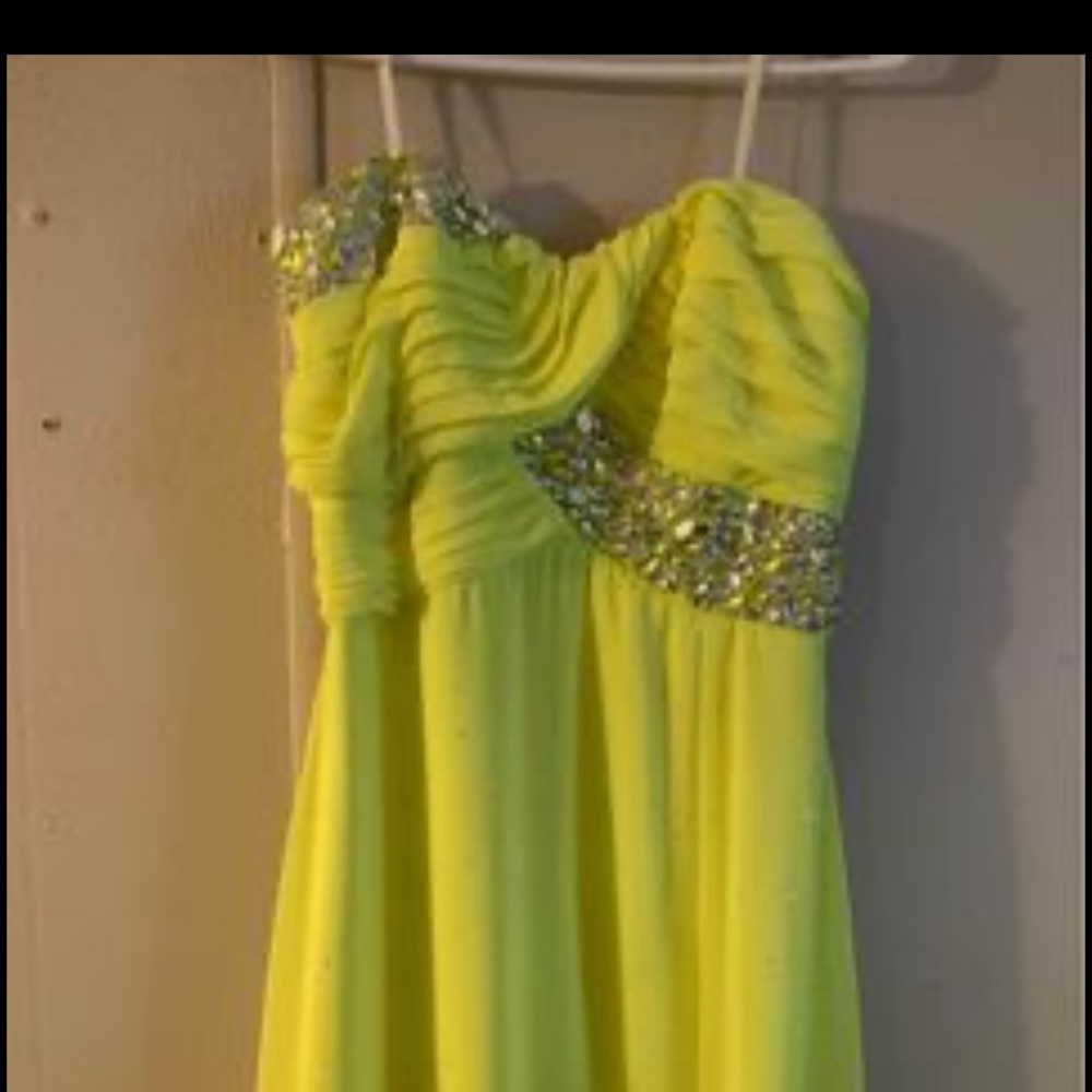 Prom dresses - Picture 2 of 2